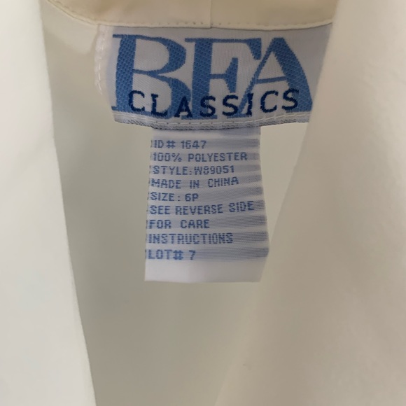 BEA Classics White Short Sleeved Blouse - Picture 4 of 4